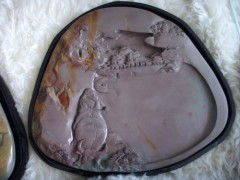 供應優質藝術石茶盤 紫紅色砂巖與浮雕古城的美學融合